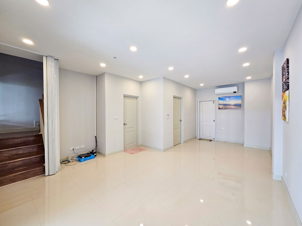 รูป ทาวน์เฮาส์ สภาพใหม่ หลังมุม 4 ห้องนอน, 3 ห้องน้ำ, 2 ที่จอดรถ โครงการอภิทาวน์ ขอนแก่น - รูปที่ 5/18