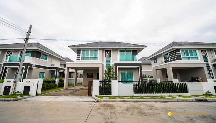 ให้เช่าบ้านเดี่ยว 2 ชั้นมี 3 ห้องนอน 3 ห้องน้ำ 1 ห้องครัว จอดรถได้ 2 คัน 