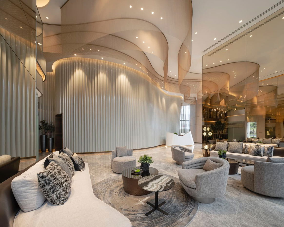 picture Luxury duplex condo near Chula and Silom. Fully furnished, featuring a comfortable couch and mattress. - 23/30