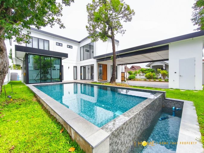ให้เช่าPool villa สองชั้น  4 ห้องนอน 5 ห้องน้ำ 1  ห้องครัว  3  ที่จอดรถ