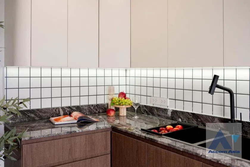 picture 🔼🔽 AccomA 📩 Fully Furnished,Newly renovated 3 BR Condominium @ICON III (AA44725) - 10/20