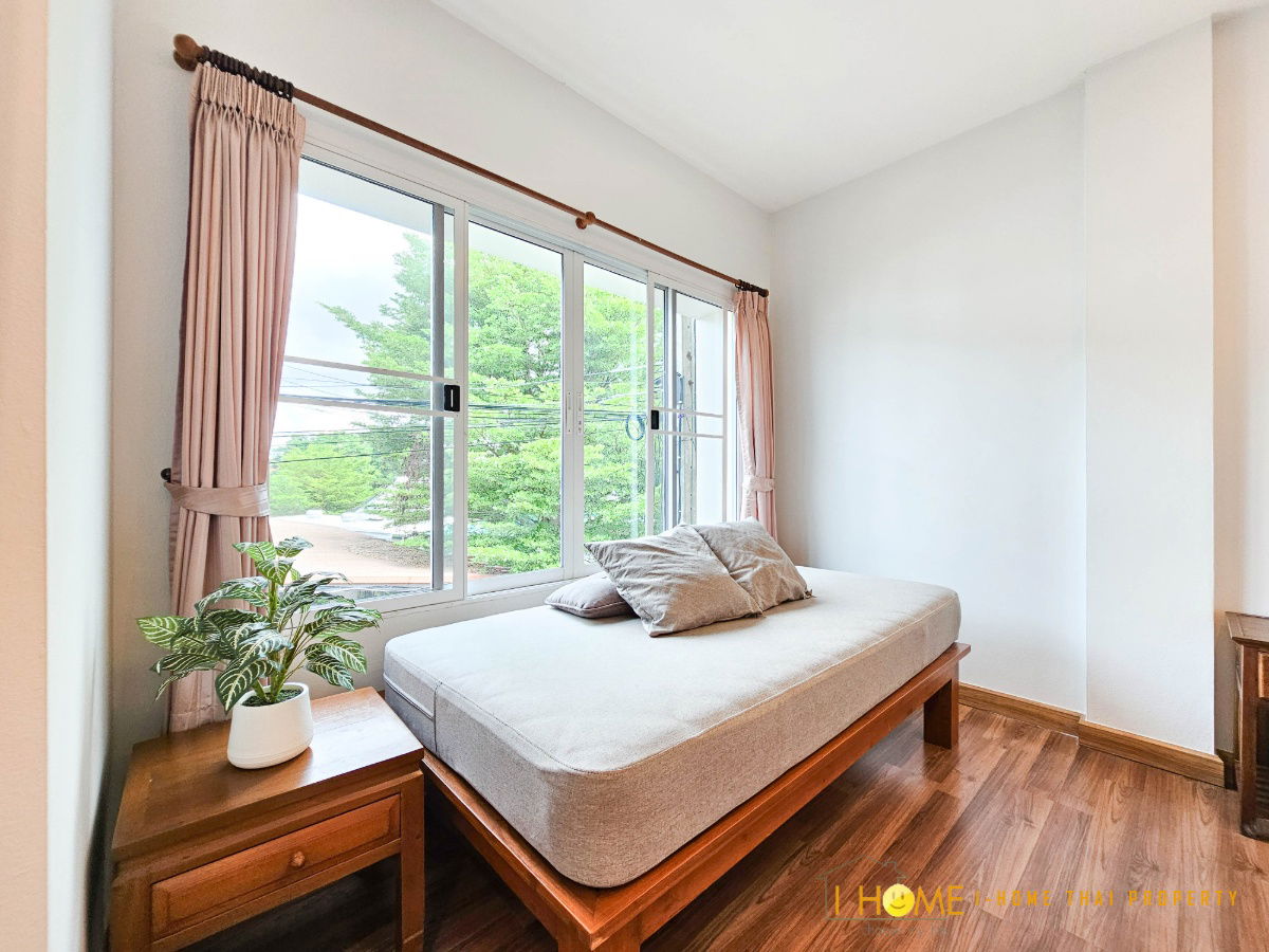 picture Townhouse for rent with 2 bedrooms, 3  toilets and 1 kitchen - 30/38