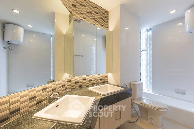 picture 4-BR Condo at Karolyn Court near BTS Phloen Chit (ID 513359) - 8/8