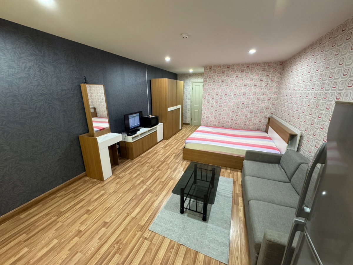 picture 8,500 baht/month studio Regent Home 19 sukhumvit 93 BTS Bangchak - 2/9
