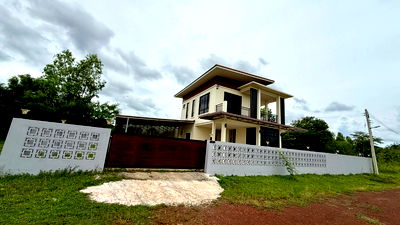 บ้านเดี่ยว เมืองอุดรธานี อุดรธานี : ขายบ้านเดี่ยว 2 ชั้น ขนาดใหญ่ พื้นที่เยอะ ให้ความเป็นส่วนตัว (รหัส: H2SS-318)