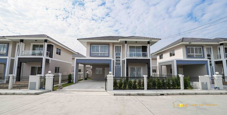 ให้เช่าบ้านเดี่ยว 2 ชั้น  3 ห้องนอน 3 ห้องนำ้  1  ห้องครัว  2  ที่จอดรถ