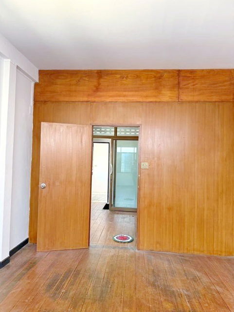 รูป ตลาดสดเทศบาลเมืองพระประแดง 160 ม. 2 นอน บิ๊กซี สุขสวัสดิ์ 1.8 กม.ให้เช่าบ้านทาว์เฮาส์ 2 ชั้น 140 ตรม..18 ตร.วา.2 น้ำ - รูปที่ 4/8