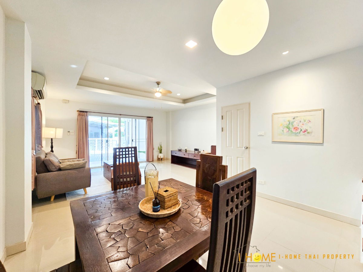 picture Townhouse for rent with 2 bedrooms, 3  toilets and 1 kitchen - 14/38