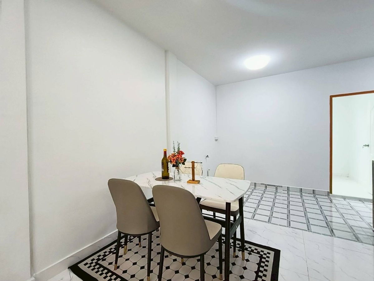 รูป ทาวน์เฮ้าส์ รีโนเวทใหม่ ม.แดนทอง สุขาภิบาล5 ซ.20 ใกล้ทางด่วน ใกล้ตลาด แถมเฟอร์นิเจอร์สวย พร้อมอยู่ เดินทางสะดวก - รูปที่ 8/21