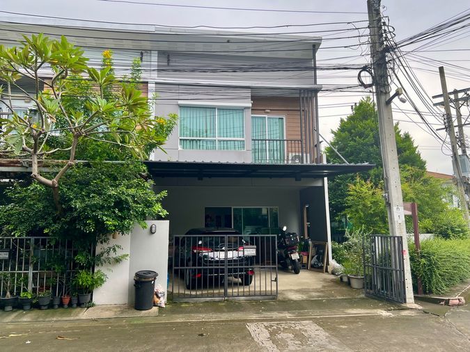 ขายทาวน์โฮมหลังมุม Villette Lite พัฒนาการ 38 | รีโนเวทใหม่ทั้งหลัง เฟอร์ครบ พร้อมอยู่ พื้นที่รอบบ้านกว้าง ให้ความรู้สึกเหมือนบ้านเดี่ยว