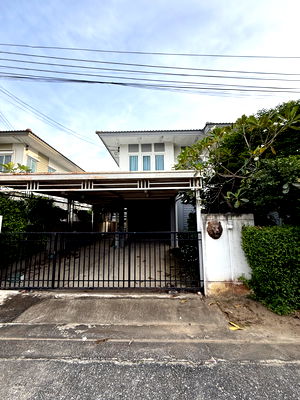 บ้านเดี่ยวให้เช่า : บ้านเดี่ยว พร้อมอยู่ ร่มรื่น เฟอร์นิเจอร์ครบ ขนเสื้อผ้ามาอย่างเดียวสมารถอยู่ได้เลย