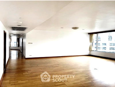 Condos for sale : 4-BR Condo at All Seasons Mansion Condominium near BTS Phloen Chit (ID 2337814)