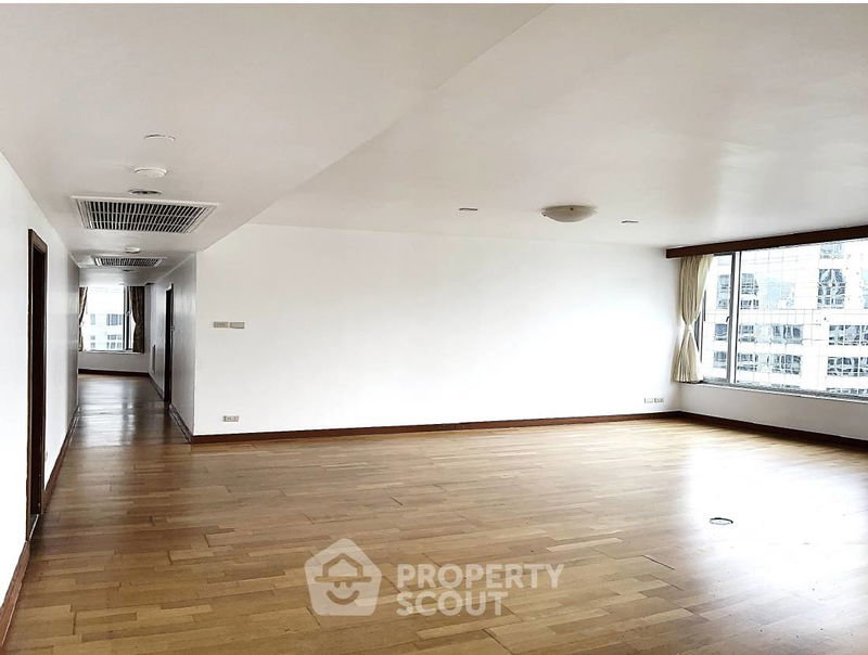 Condos for sale : 4-BR Condo at All Seasons Mansion Condominium near BTS Phloen Chit (ID 2337814)