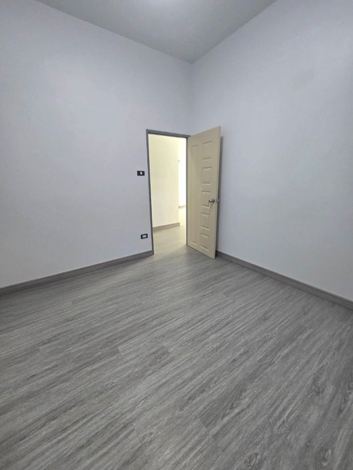 รูป บ้านเดี่ยวสไตล์นอดิก ชั้นเดียว ตกแต่งใหม่ทั้งหลัง หมู่บ้าน บัวขาว ถนนรามคำแหง174 มีนบุรี ใกล้รถไฟฟ้ารามคำแหง ทางด่วนมอเตอร์เวย์ โรงพยาบาล ห้างฯ - รูปที่ 21/36