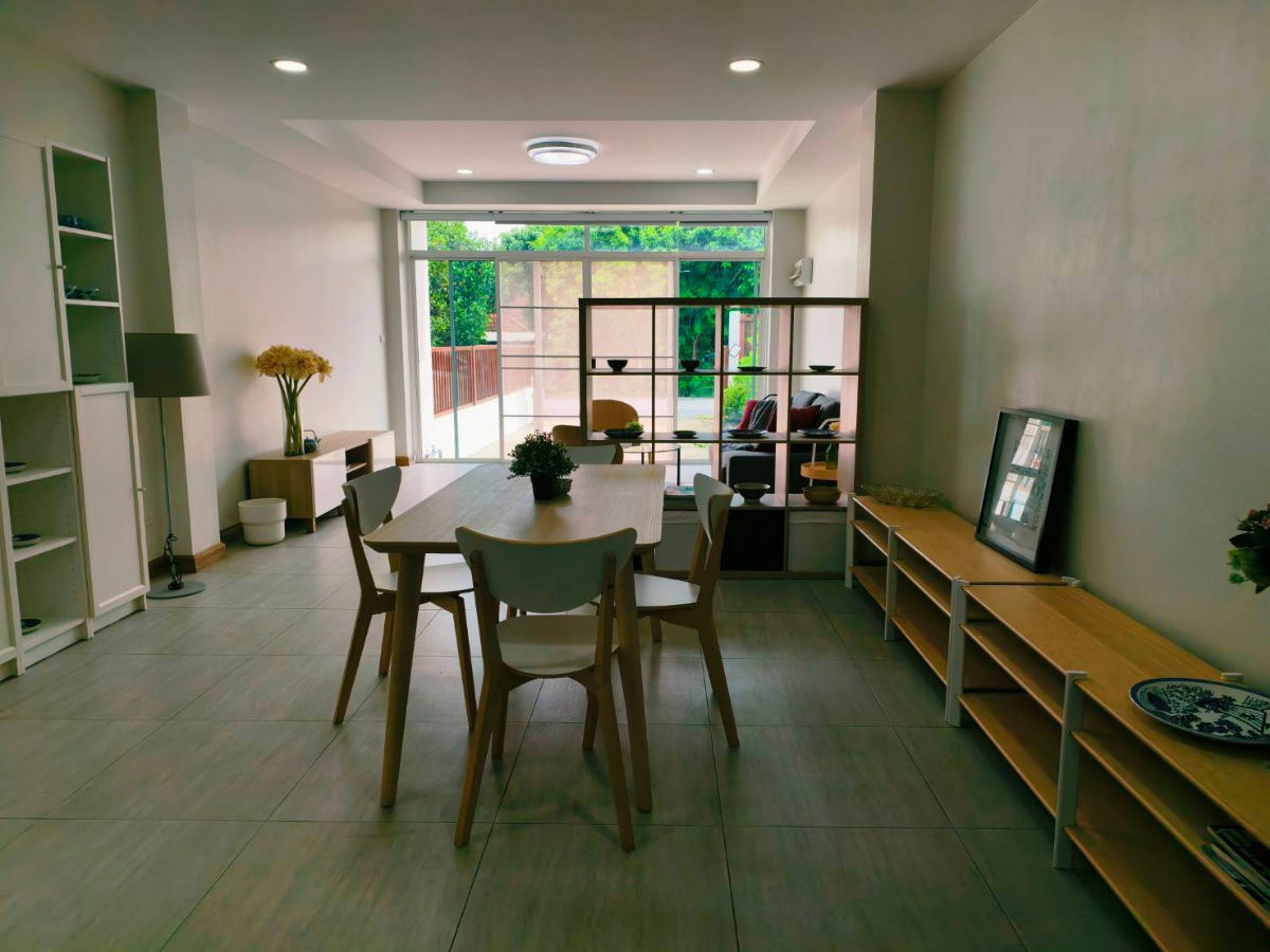 รูป ขาย! Home office ใจกลางเมืองเชียงใหม่      ใหม่ เพิ่งสร้างเสร็จ ตั้งอยู่บนถนนโชตนา   22   อ.เมือง  จ.เชียงใหม่   เป็นอาคาร คสล ขนาด 4x12 เมตร 3ชั้น - รูปที่ 3/50