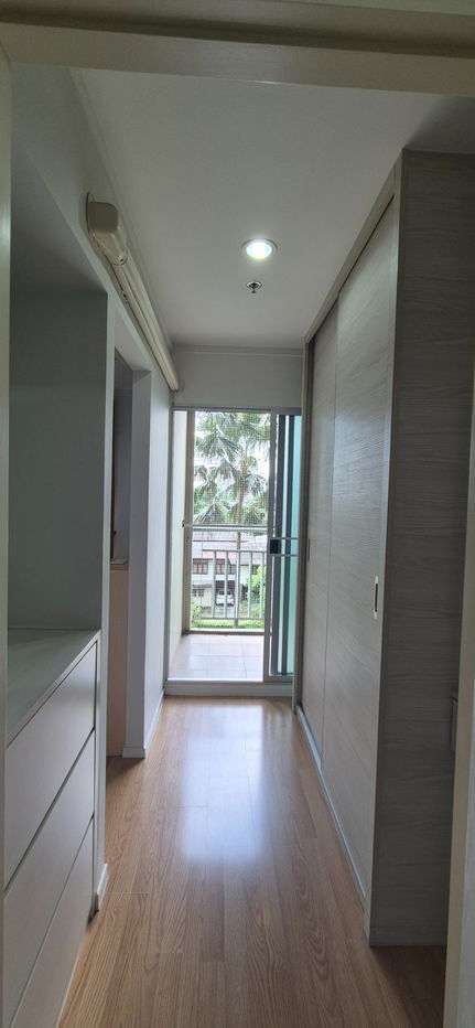 picture Fully furnished room for rent , near ARL and MRT Huamak station - 5/10