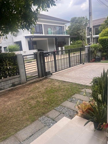 รูป U1370 ให้เช่าบ้านเดี่ยว 2 ชั้น หมู่บ้านThe City รามอินทรา 2 เฟอร์ในบ้านมีบางส่วน ทำเลดีเดินทางสะดวกเข้าออกได้หลายทาง ใกล้ห้างใกล้แฟชั่นฯ - รูปที่ 2/15