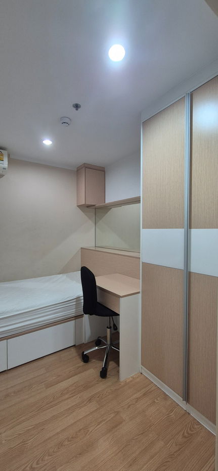 picture Fully furnished room for rent , near ARL and MRT Huamak station - 8/10