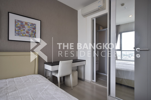 Life Ratchadapisek near MRT Huai Khwang Station Room available, ready to move in