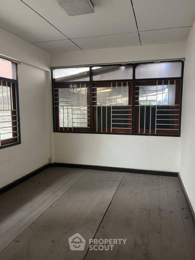 ขายบ้านเดี่ยว 6 ห้องนอน 180 ตร.ม. 100 ตร.ว. เขตบางกอกใหญ่