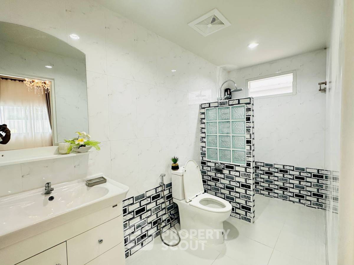 รูป บ้าน 3-ห้องนอน ใกล้ พัทยาตะวันออก (ID 2159313) - รูปที่ 10/11