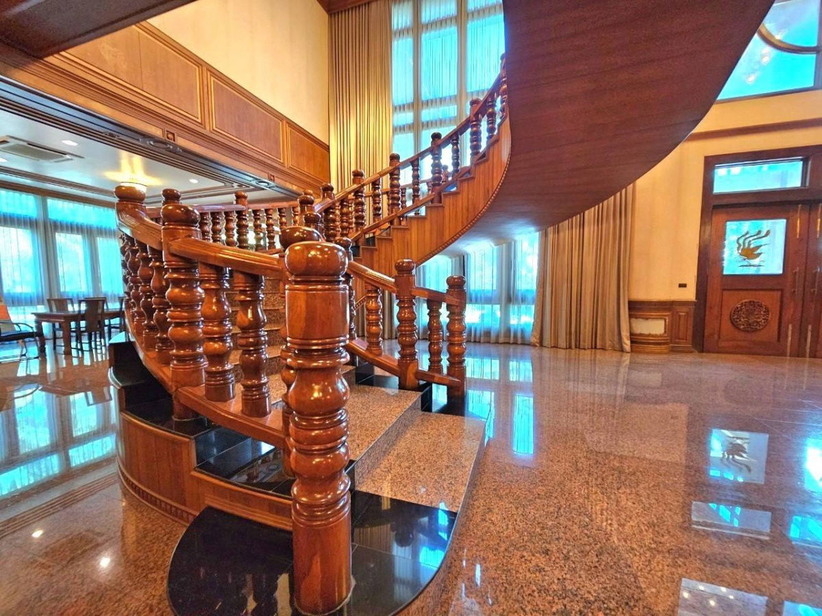 รูป ขาย คฤหาสหรู ศรีราชา - เครือสหพัฒน์ 165 ล้าน - รูปที่ 20/47