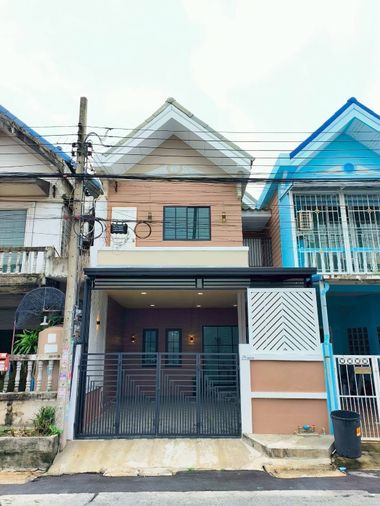 ทาวน์เฮ้าส์ รีโนเวทใหม่ ม.แดนทอง สุขาภิบาล5 ซ.20 ใกล้ทางด่วน ใกล้ตลาด แถมเฟอร์นิเจอร์สวย พร้อมอยู่ เดินทางสะดวก