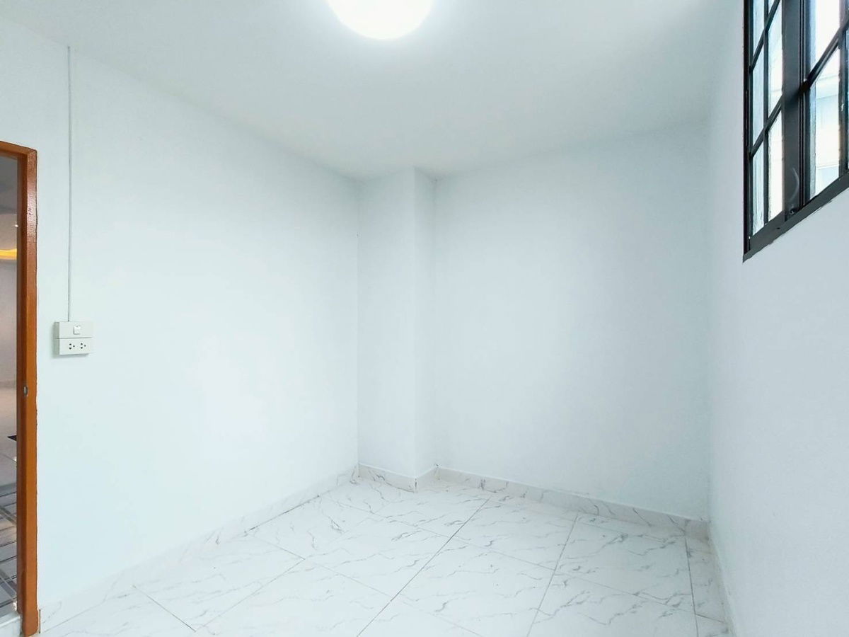 รูป ทาวน์เฮ้าส์ รีโนเวทใหม่ ม.แดนทอง สุขาภิบาล5 ซ.20 ใกล้ทางด่วน ใกล้ตลาด แถมเฟอร์นิเจอร์สวย พร้อมอยู่ เดินทางสะดวก - รูปที่ 13/21