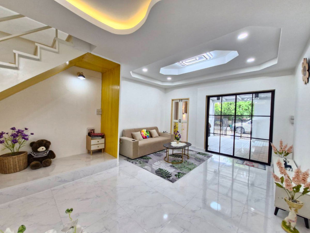 รูป ทาวน์เฮ้าส์ รีโนเวทใหม่ ทำเลดี หมู่บ้าน คัทลียาวิลล์ ซอยหทัยราษฎร์37 สามวาตะวันตก คลองสามวา แถมเฟอร์นิเจอร์สวย พร้อมอยู่ เดินทางสะดวก - รูปที่ 9/21