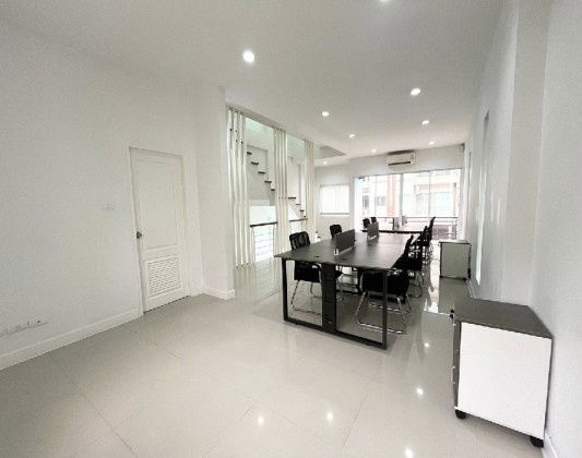 รูป ให้เช่าทาวน์โฮม 3 ชั้น หลังมุม / โครงการ กานต์ศิริ รามอินทรา-นวลจันทร์ / ริมถนนซอยนวลจันทร์ / แอร์ 5 เครื่อง / เหมาะเป็นสำนักงาน จดบริษัทได้    - รูปที่ 8/13