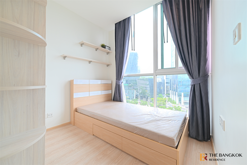 Easy Start with a City Dweller Lifestyle Noble Revolve Ratchada near MRT Cultural Center of Thailand Station