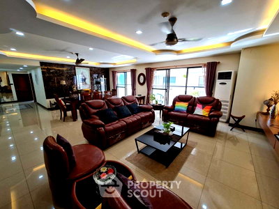 คอนโดให้เช่า : คอนโด 3 ห้องนอน ชั้น 15 ขนาด 211 ตร.ม. Casa Viva Condominium BTS Ekkamai (ID 696815)