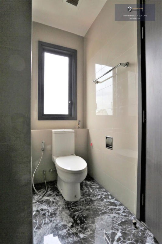 รูป Edge Sukhumvit 23 | ตกแต่งเฟอร์ครบ ห้องหัวมุม  家具付き角部屋 #2025100612228 - รูปที่ 10/10