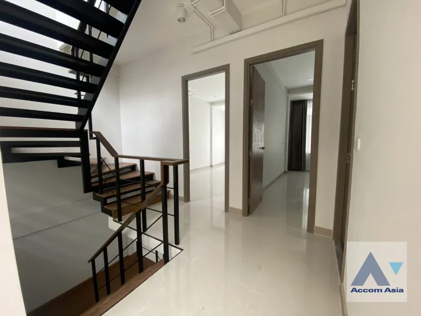 รูป 🔼🔽 AccomA 📩 Modern renovated townhouse in the heart of Ekkamai (AA42420) - รูปที่ 10/20