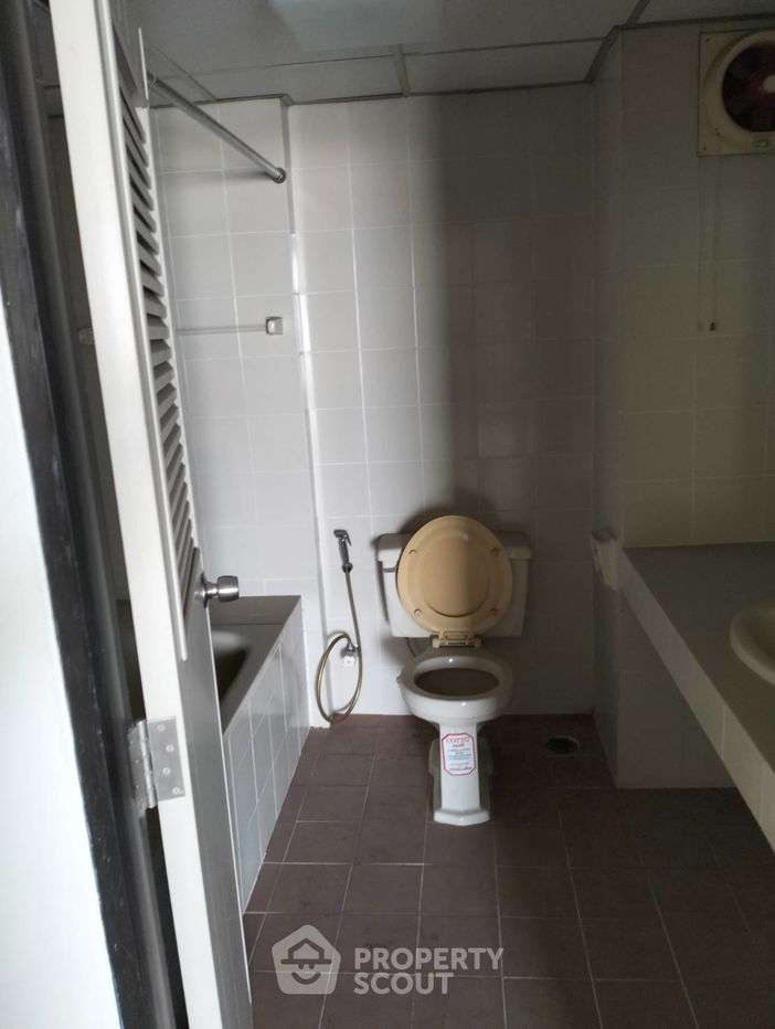 picture 3-BR Condo at Laem Chabang Tower close to Laem Chabang (ID 2339054) - 10/11