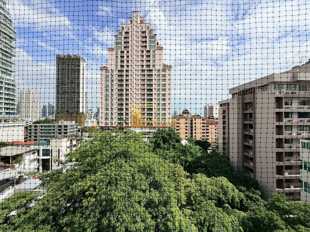 picture Baan Suanpetch | Expansive 3 Bedroom Condo in Phrom Phong - BR17558CD - 7/44