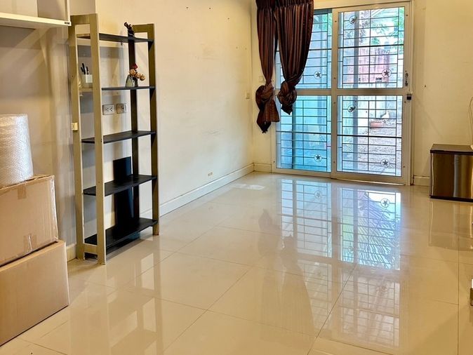3-bed townhouse for sale, 110 sqm, 27.8 sq wah, VILLETTE LITE PATTANAKARN 38