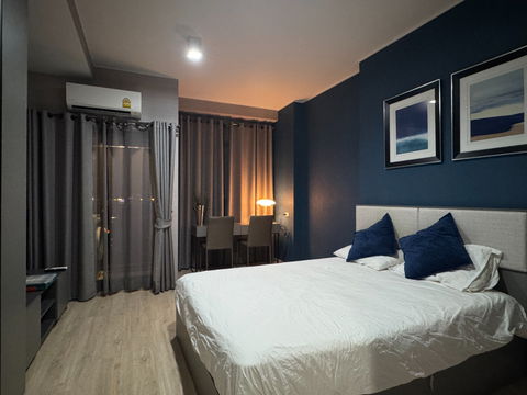 Fully furnished studio at Ideo New Rama 9 for sale