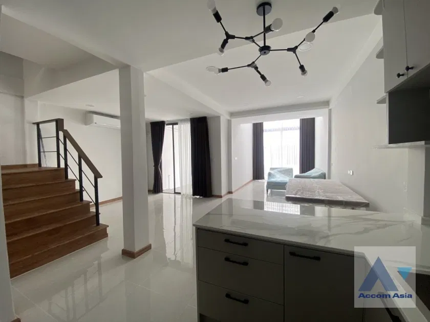 รูป 🔼🔽 AccomA 📩 Modern renovated townhouse in the heart of Ekkamai (AA42420) - รูปที่ 6/20
