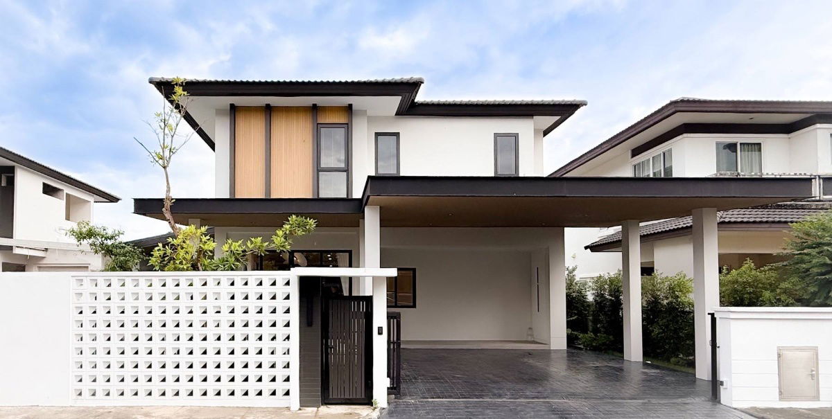 picture Two-storey pool villa for sale  4 bedrooms 4 bathrooms and 2 parkings. - 1/38