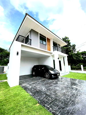 บ้านเดี่ยว เชียงใหม่ : ขายบ้านเดี่ยวสองชั้น  4 ห้องนอน  3 ห้องน้ำ  1 ห้องครัว  2 ที่จอดรถ