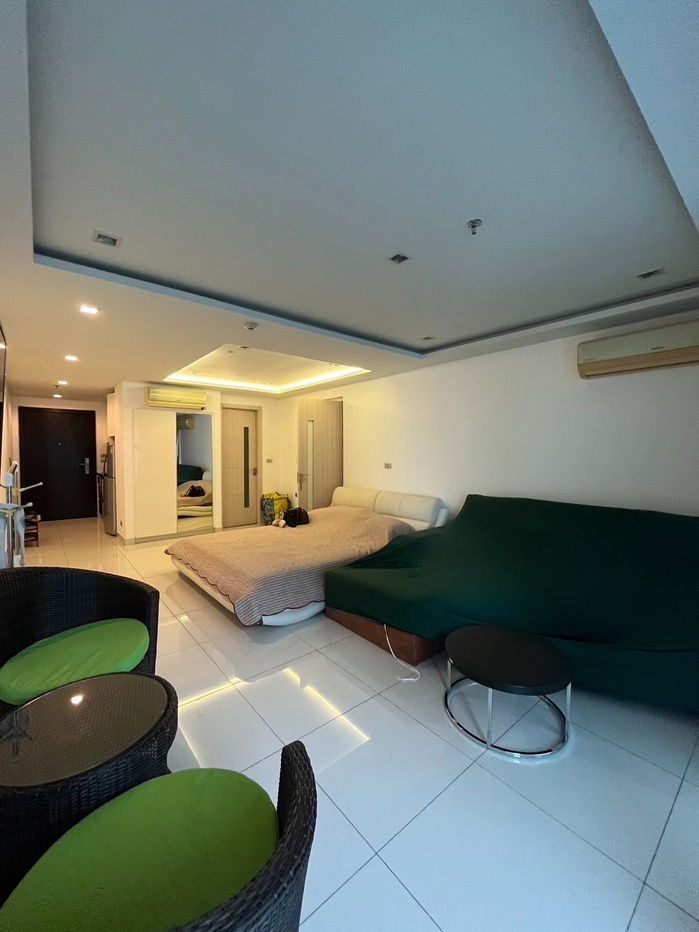 picture Beachfront Condo for Sale (2 Connected Units) – Wong Amat Tower, Pattaya - 3/10