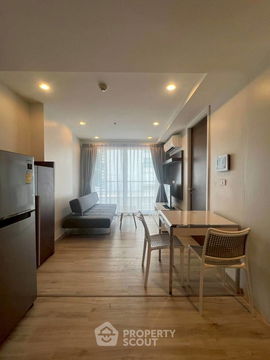 1-BR Condo at 15 Sukhumvit Residences near BTS Nana (ID 547445)