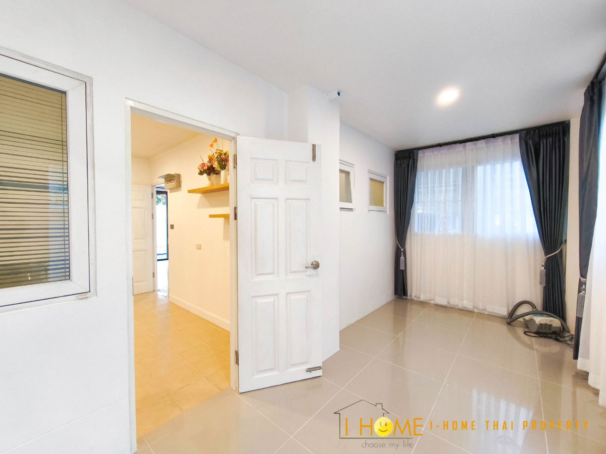 picture Two-storey pool villa for rent with 5 bedrooms,4 toilets and 1 kitchen.  - 50/62