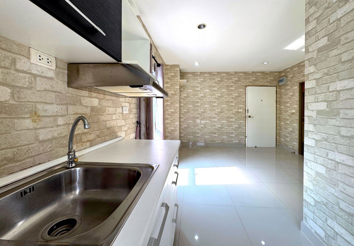 รูป 📣 คอนโดไนน์ ศรีราชา ห้องมุม ราคาสุดคุ้ม เพียง 999,000 บาท เท่านั้น! วิวภูเขา เงียบ สงบ บรรยากาศร่มรื่น สะดวกสบายอยู่ใกล้ชุมชน แหล่งของกิน - รูปที่ 12/17