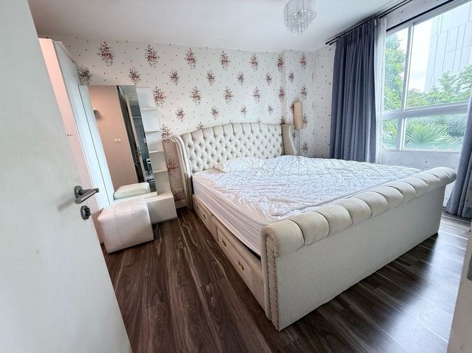 ให้เช่าพร้อมย้ายเข้าพัก คอนโด เดอะ โคลเวอร์ ทองหล่อ ชั้น 4 ตึก A ขนาด 36 ตรม 1 ห้องนอน 1 ห้องน้ำ ราคา 15,000 บาท ติดเจอเวนิว ทองหล่อ ใกล้ BTS ทองหล่อ