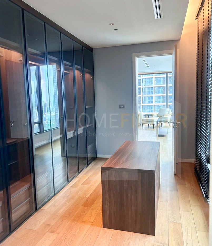 picture Sindhorn Residence 3 bedrooms, for sale - 12/22