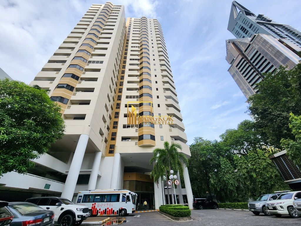picture Baan Suanpetch | Expansive 3 Bedroom Condo in Phrom Phong - BR17558CD - 44/44