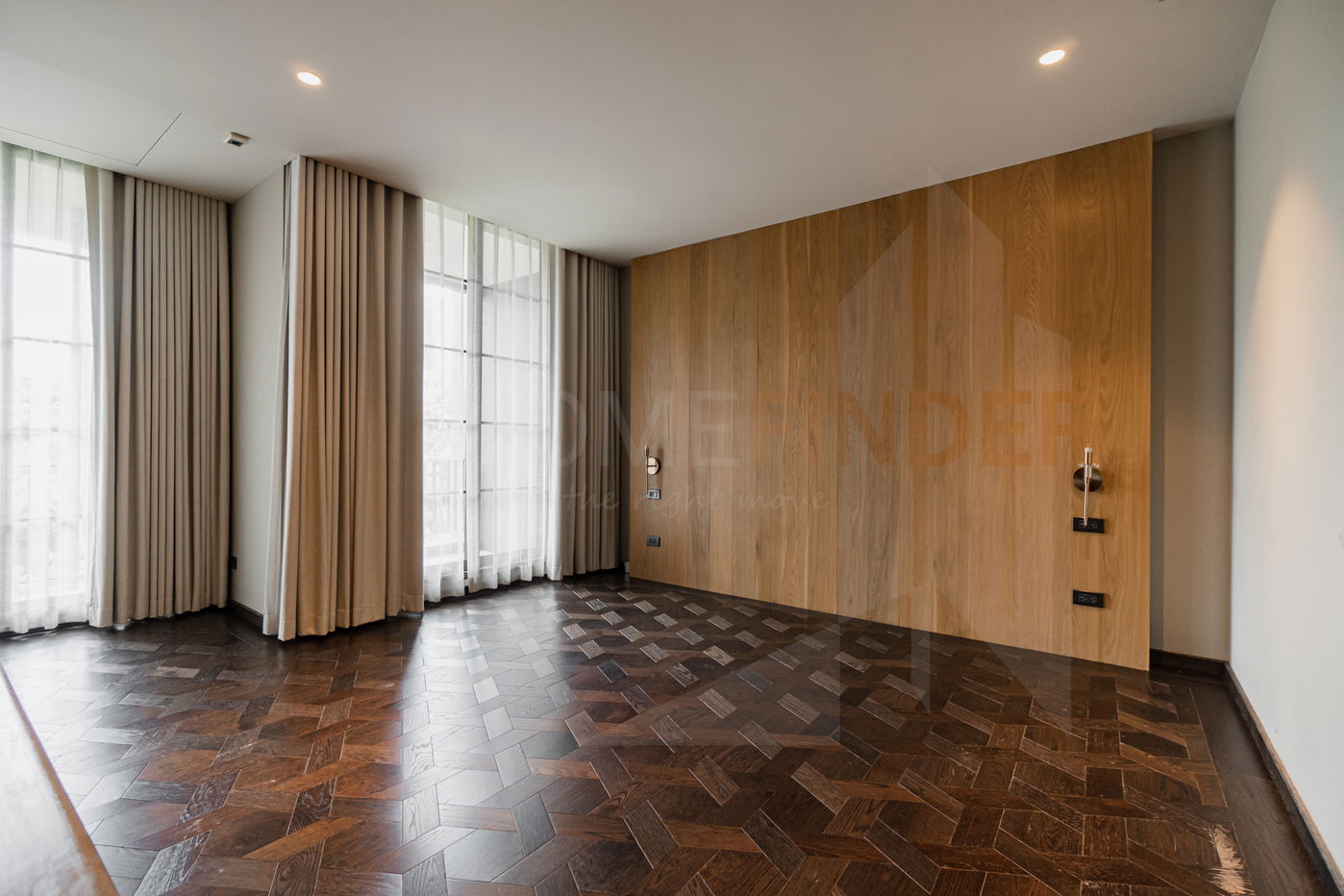 picture Quarter 31 4 bedrooms, for sale - 2/12