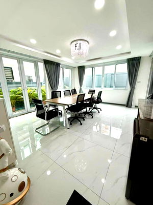 Home office for rent Sangkhom Songkhro Road : 4-Story Luxury Home Office B Square Rama 9 - Meng Jai (50.9 sq.wa. / 500+ sq.m.) Fully Renovated!
